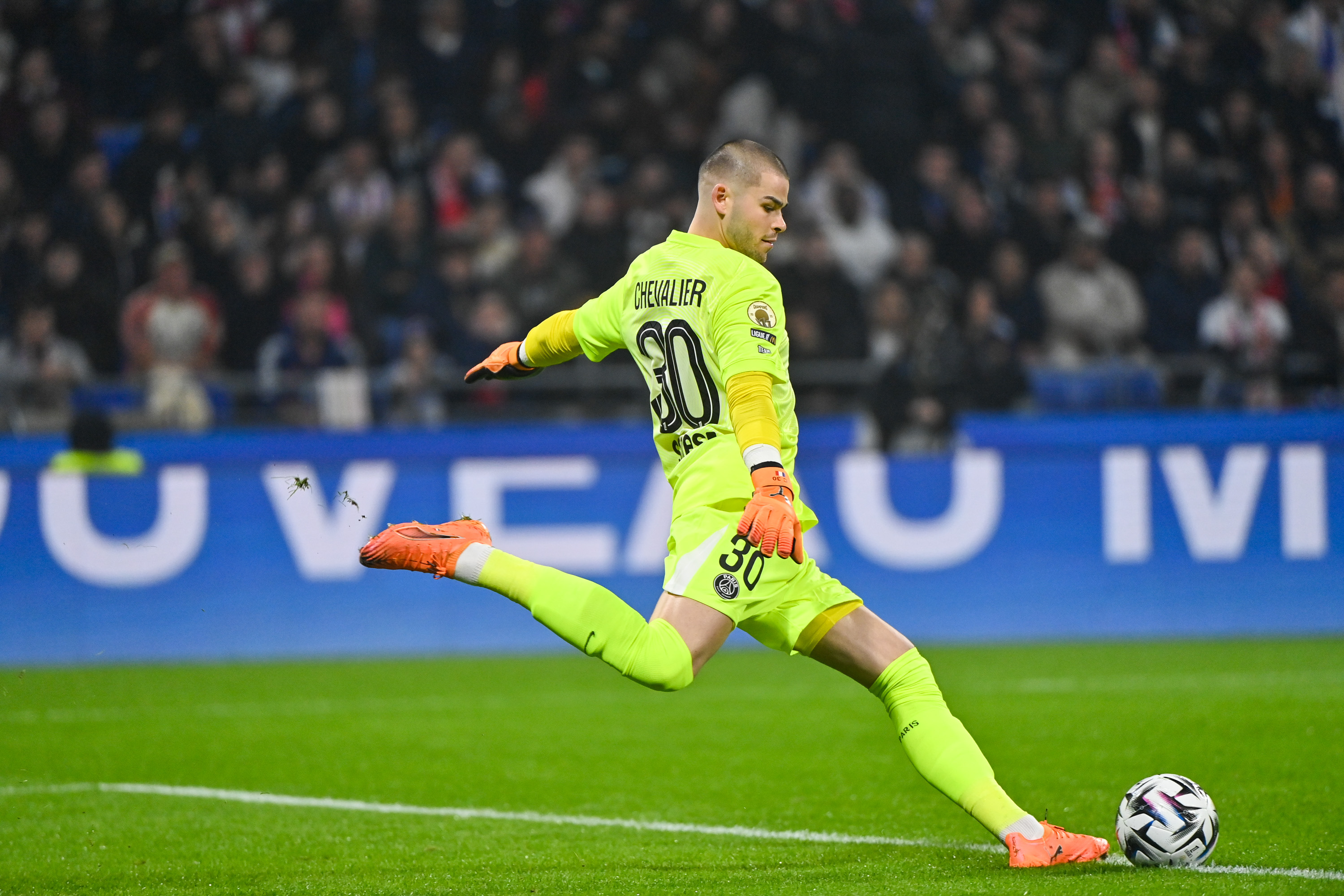 Dans la tourmente, Lucas Chevalier répond à une polémique gênante