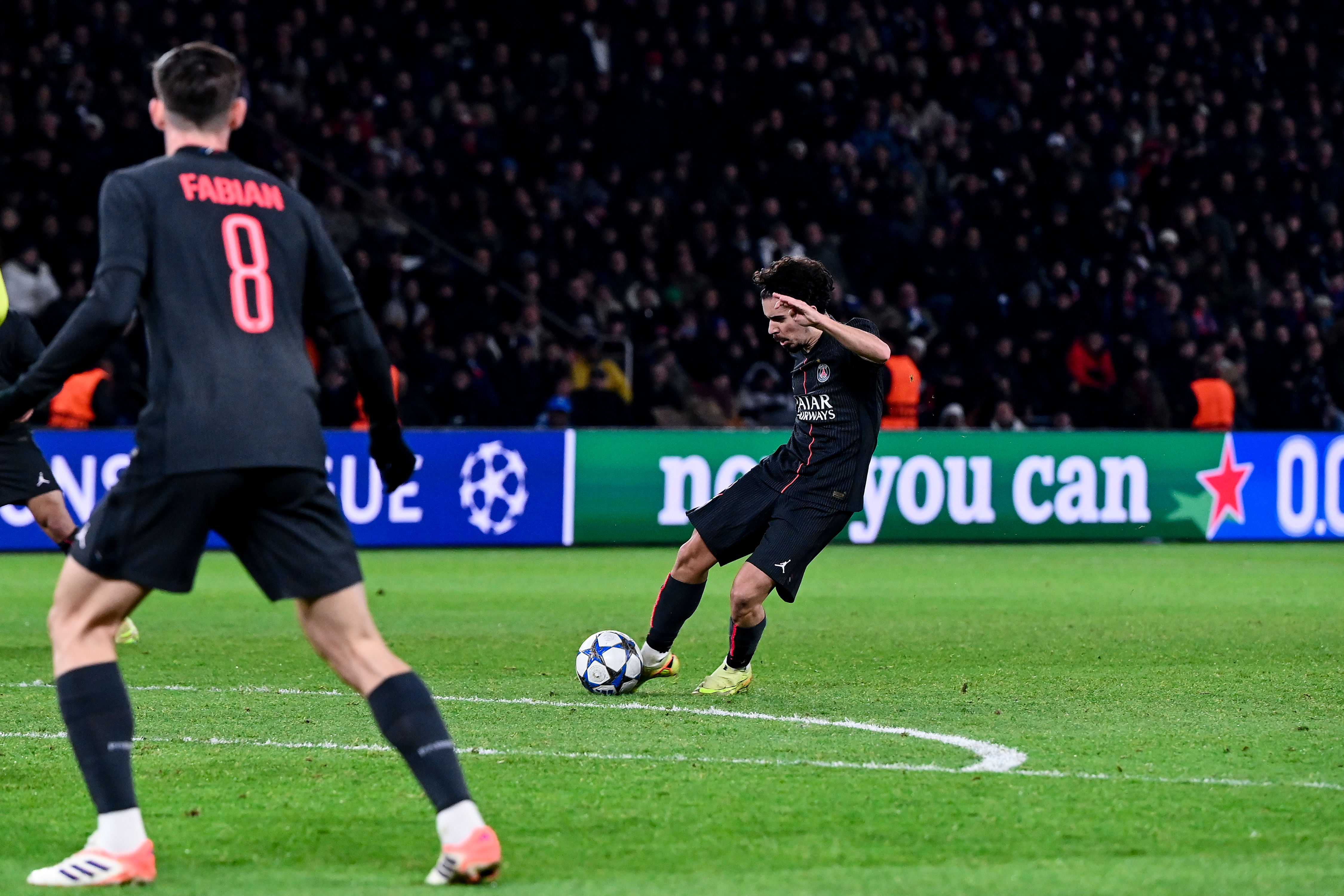Ligue des Champions - Les 4 plus beaux buts ce mercredi, Vitinha présent deux fois