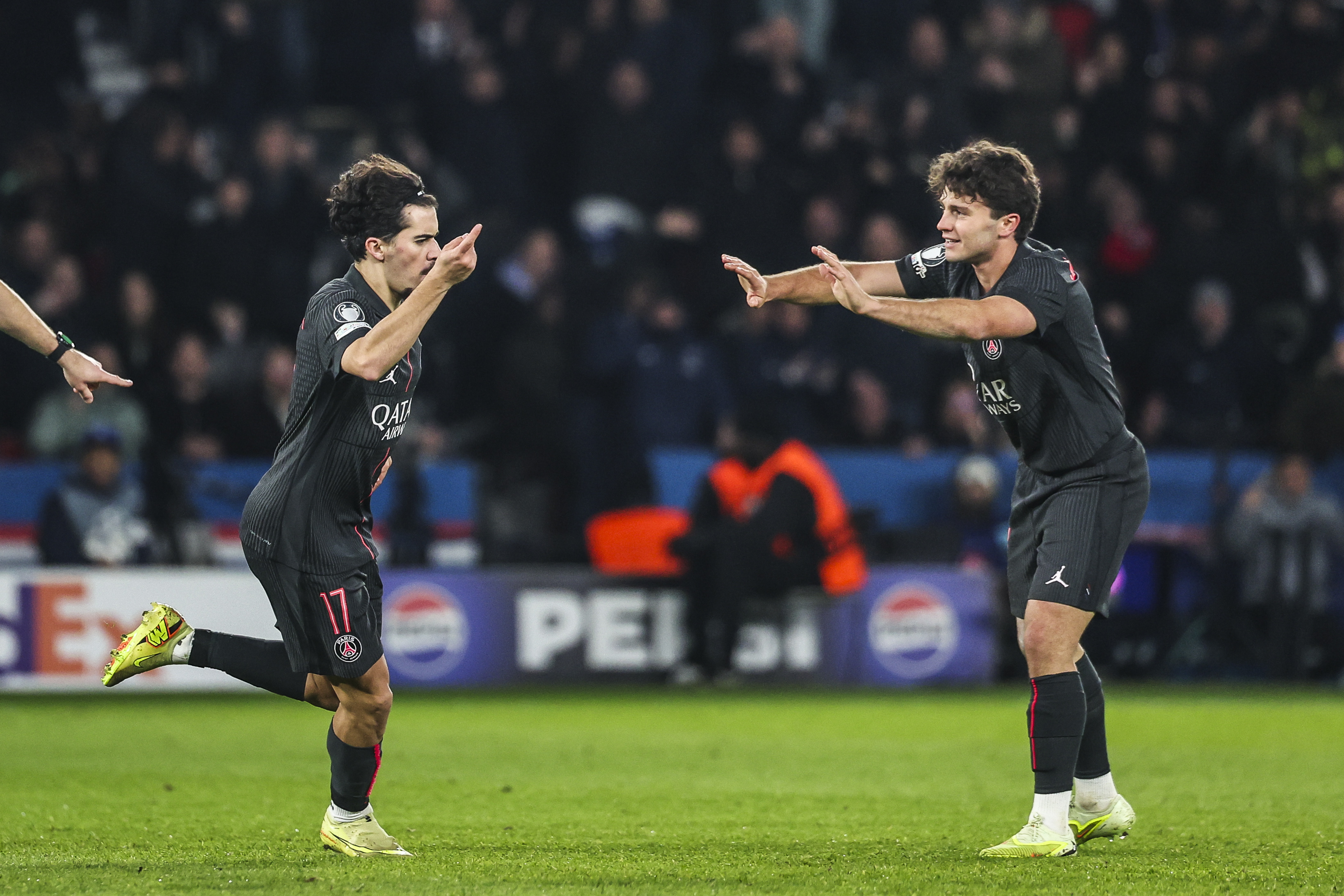 Résumé vidéo PSG/Tottenham (5-3), Vitinha claque deux bangers !