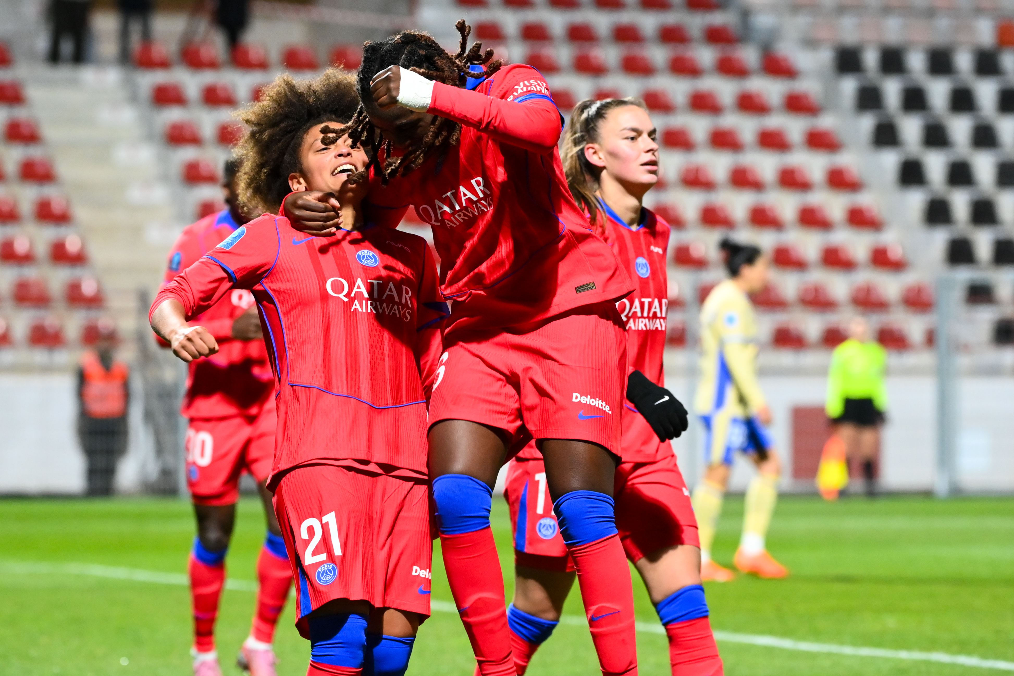 Résumé OM/PSG en vidéo (1-5), les Parisiennes en démonstration !