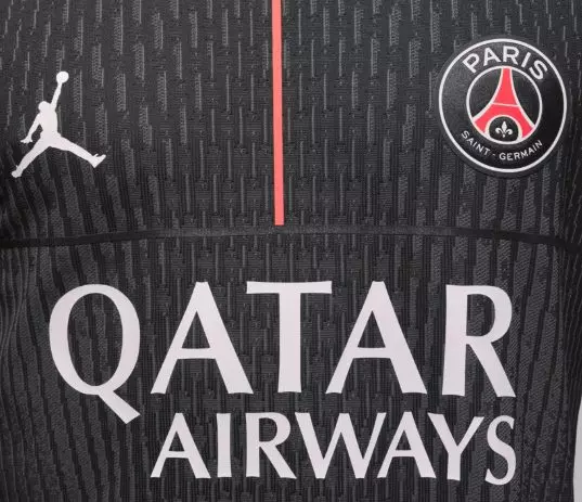 Officiel - Le 4e maillot 2025-2026 du PSG dévoilé et disponible !