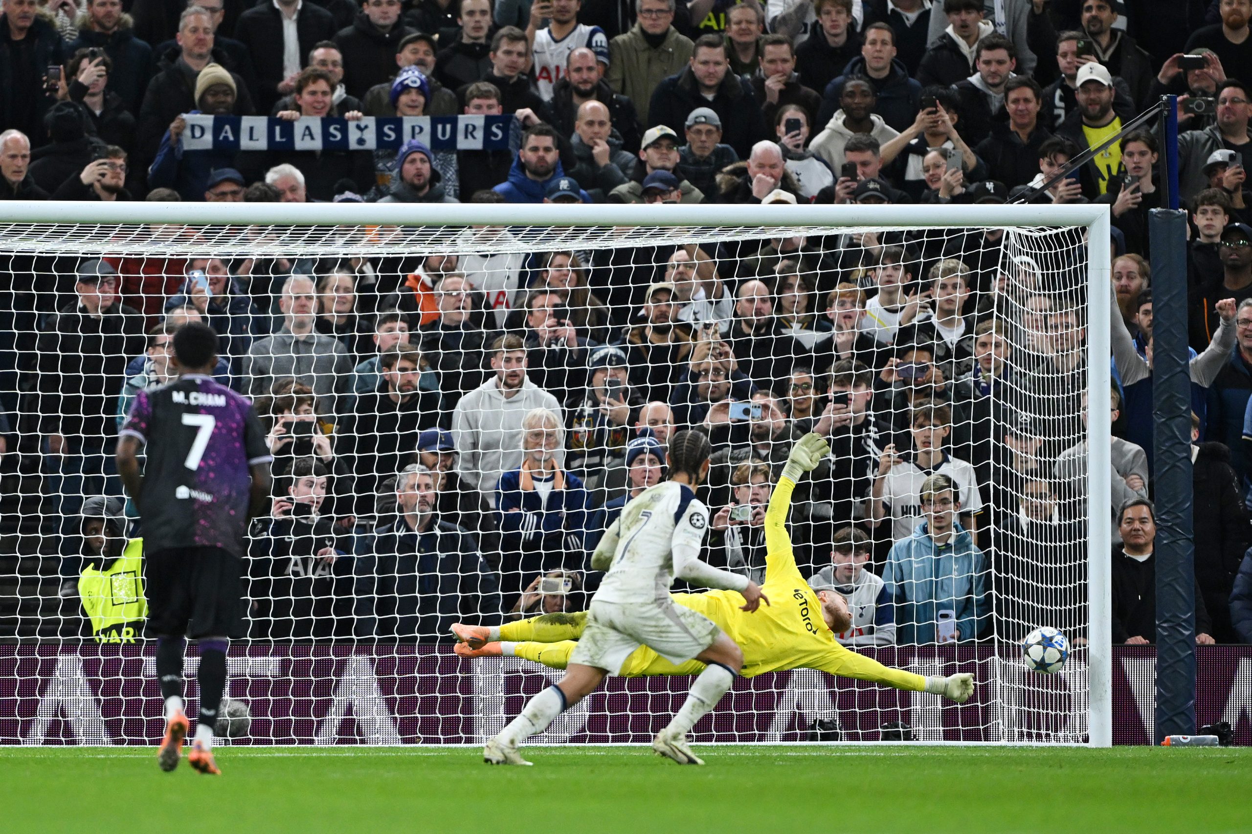 Ligue des Champions - Les plus beaux arrêts ce mardi