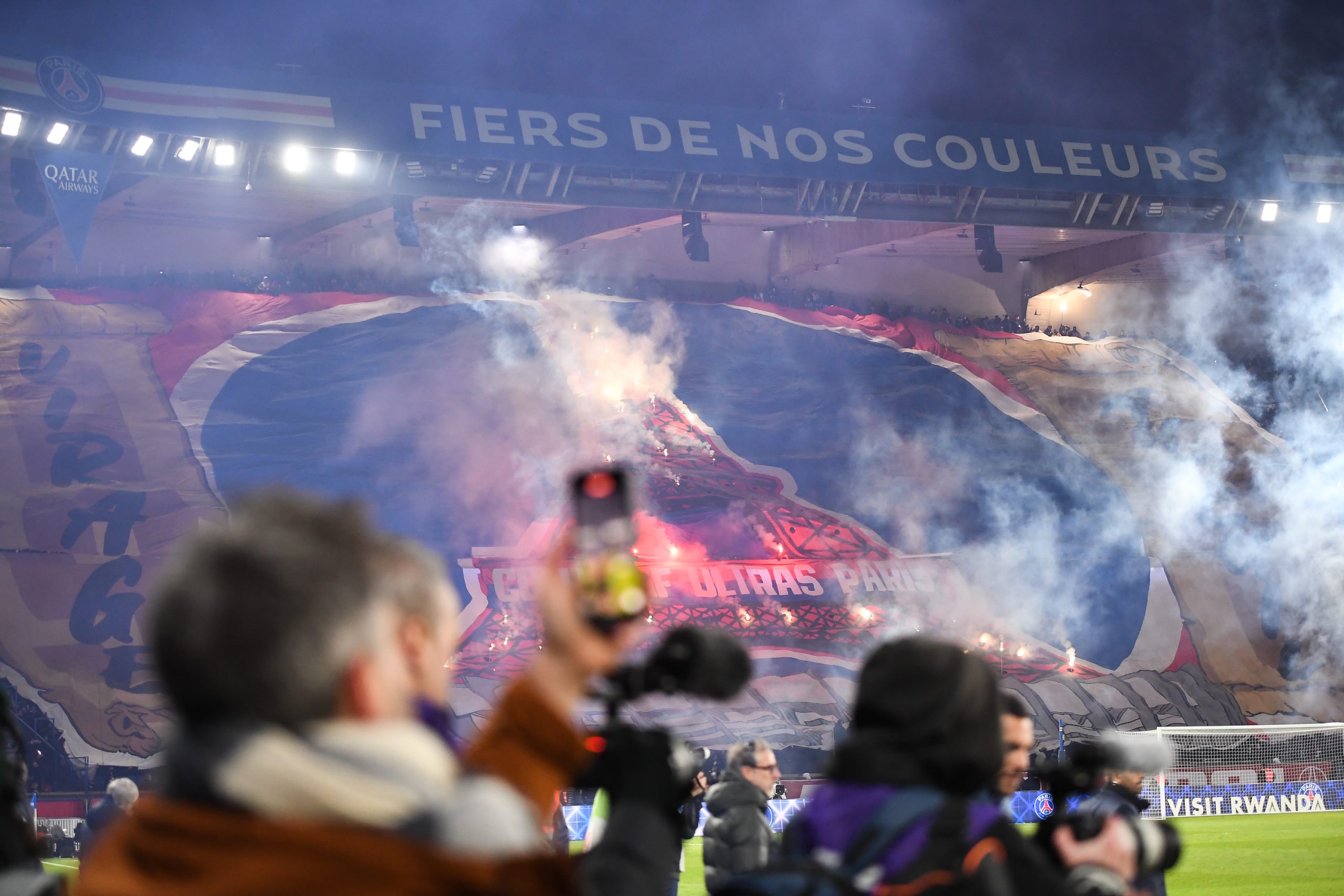 PSG/Lille - Les supporters parisiens sanctionn&eacute;s pour fumig&egrave;nes et "expressions orales"