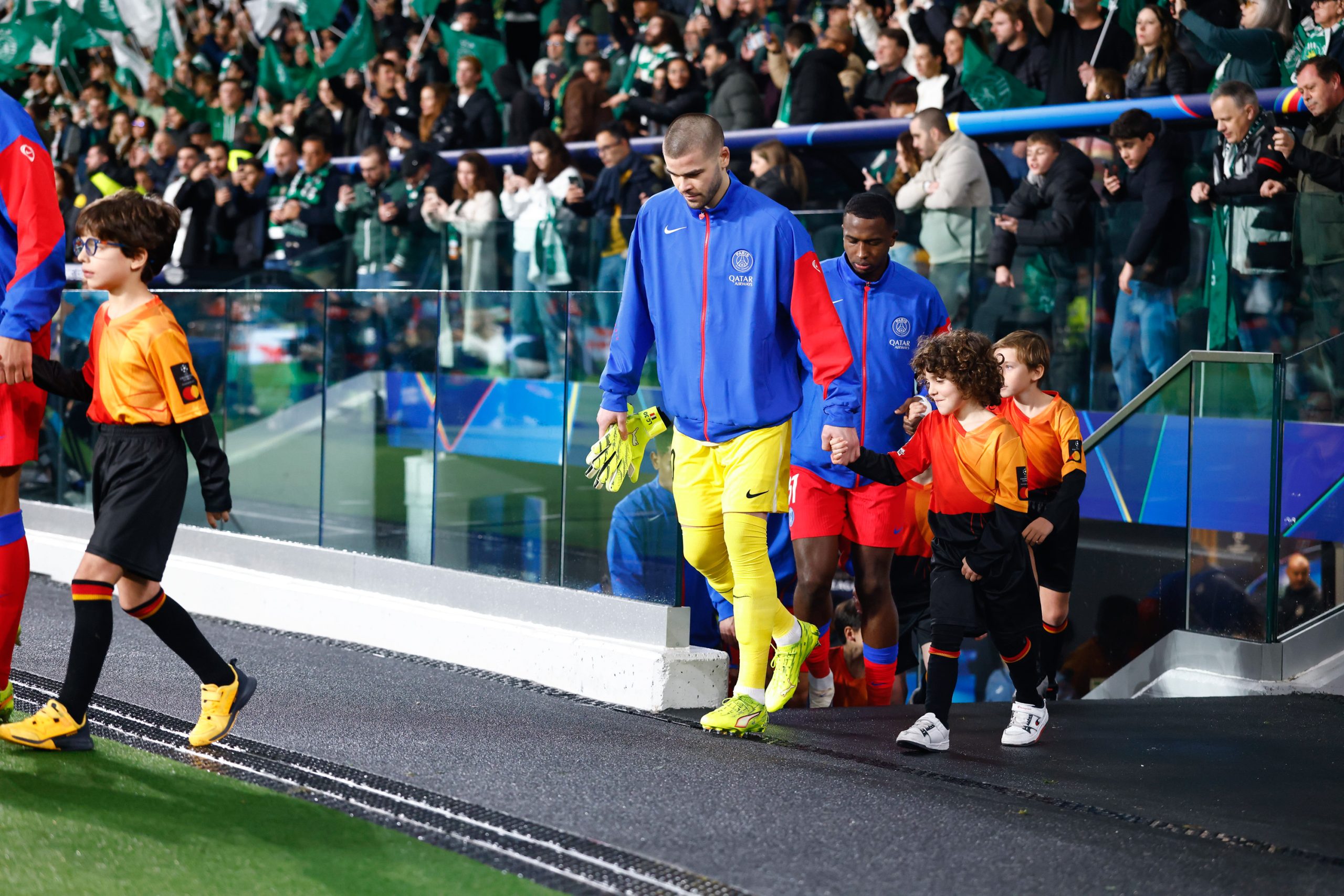 Lucas Chevalier "l&acirc;ch&eacute;" au PSG ? Bernard Lama prend la parole