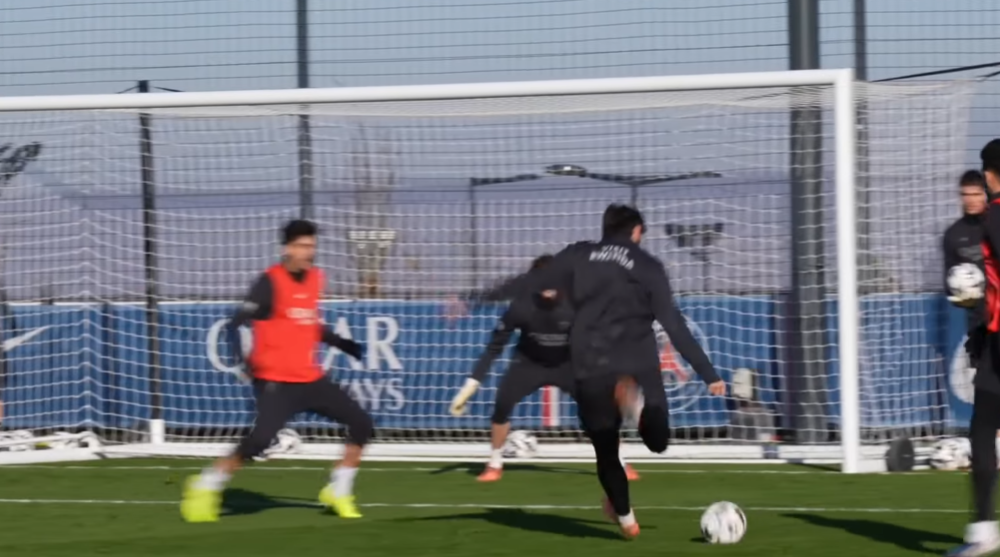 Le dernier entra&icirc;nement du PSG &agrave; revivre au pr&egrave;s des joueurs