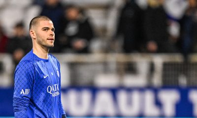 Deschamps se livre sur la place Chevalier en Equipe de France