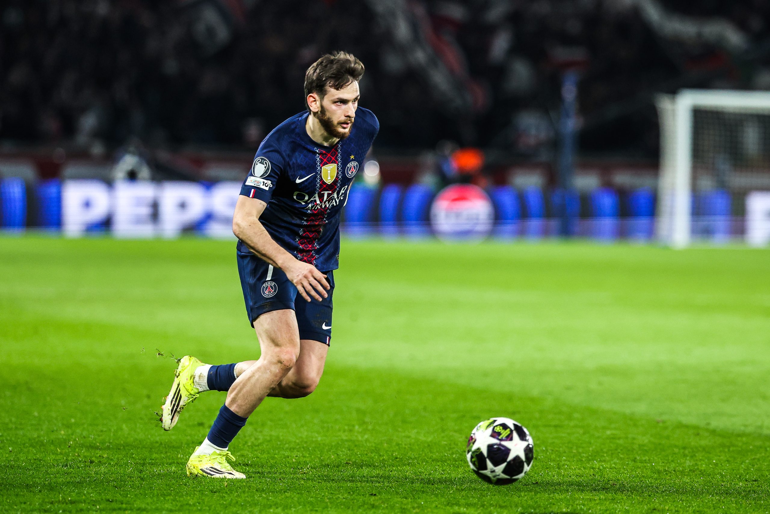 Revue de presse : Choc PSG/Monaco, Safonov et Kvaratskhelia