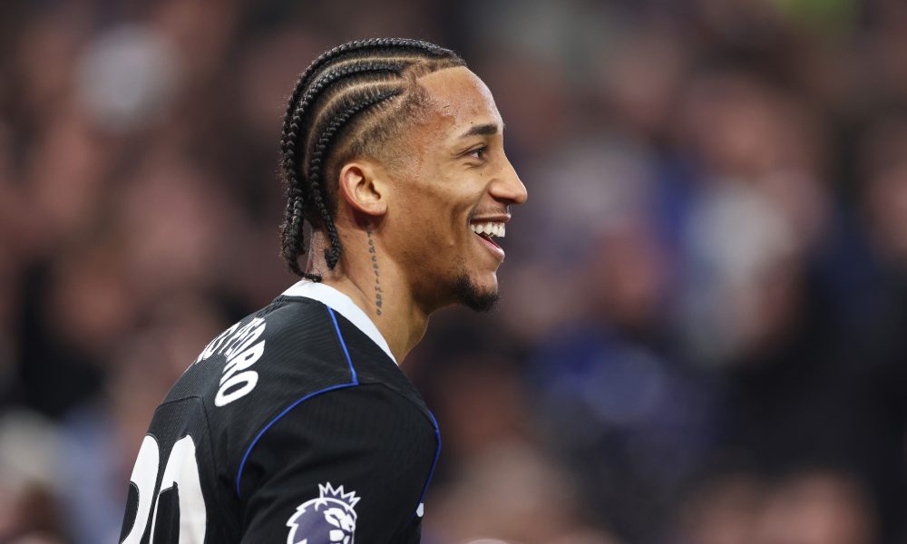 Chelsea et Jo&atilde;o Pedro mettent une claque &agrave; Aston Villa &agrave; 7 jours du PSG