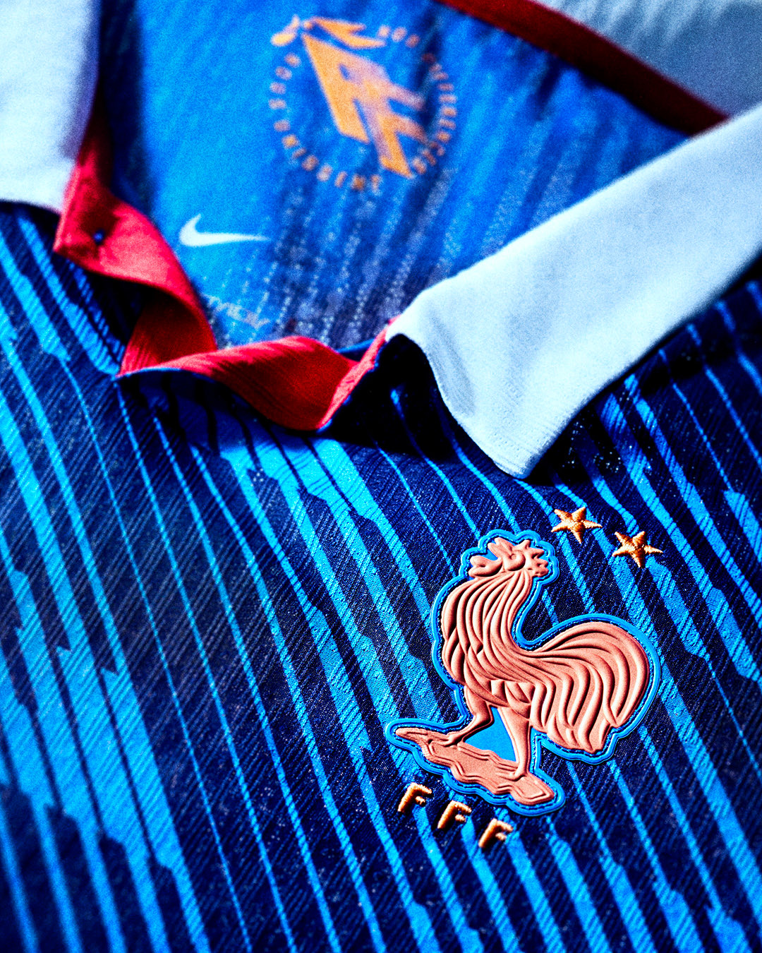 Officiel - Les maillots 2026 de l'Equipe de France d&eacute;voil&eacute;s !