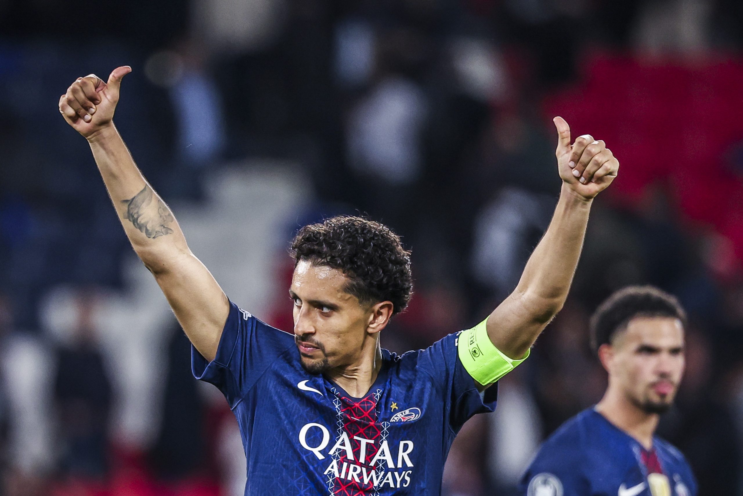 "Le plus grand capitaine du PSG", Marquinhos adoub&eacute; par une l&eacute;gende