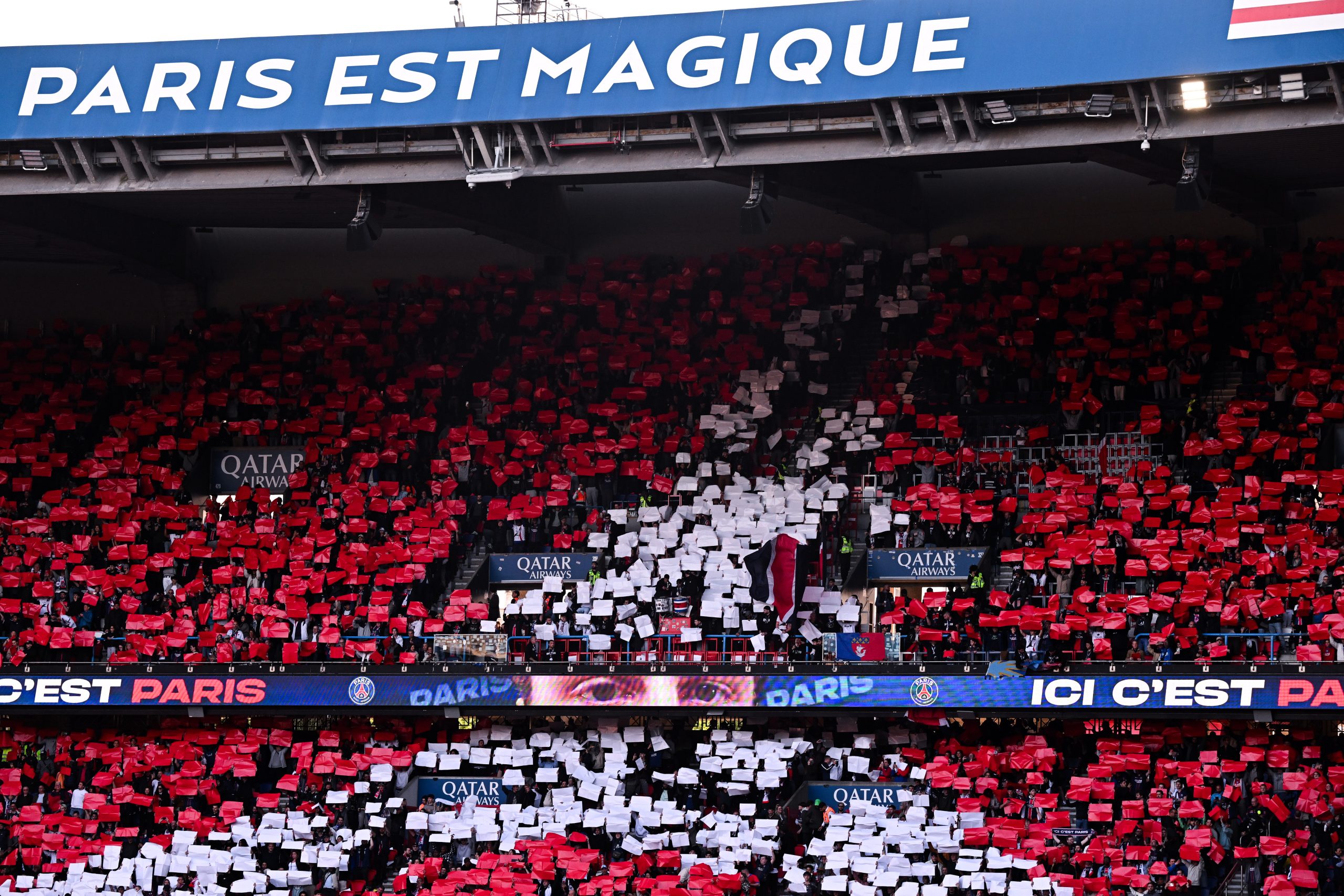 Le Maire de Paris pr&ecirc;t &agrave; des efforts pour garder le PSG au Parc des Princes