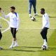 Revue de presse : PSG/Arsenal, Hakimi et Demb&eacute;l&eacute; de retour, Pacho "force tranquille"