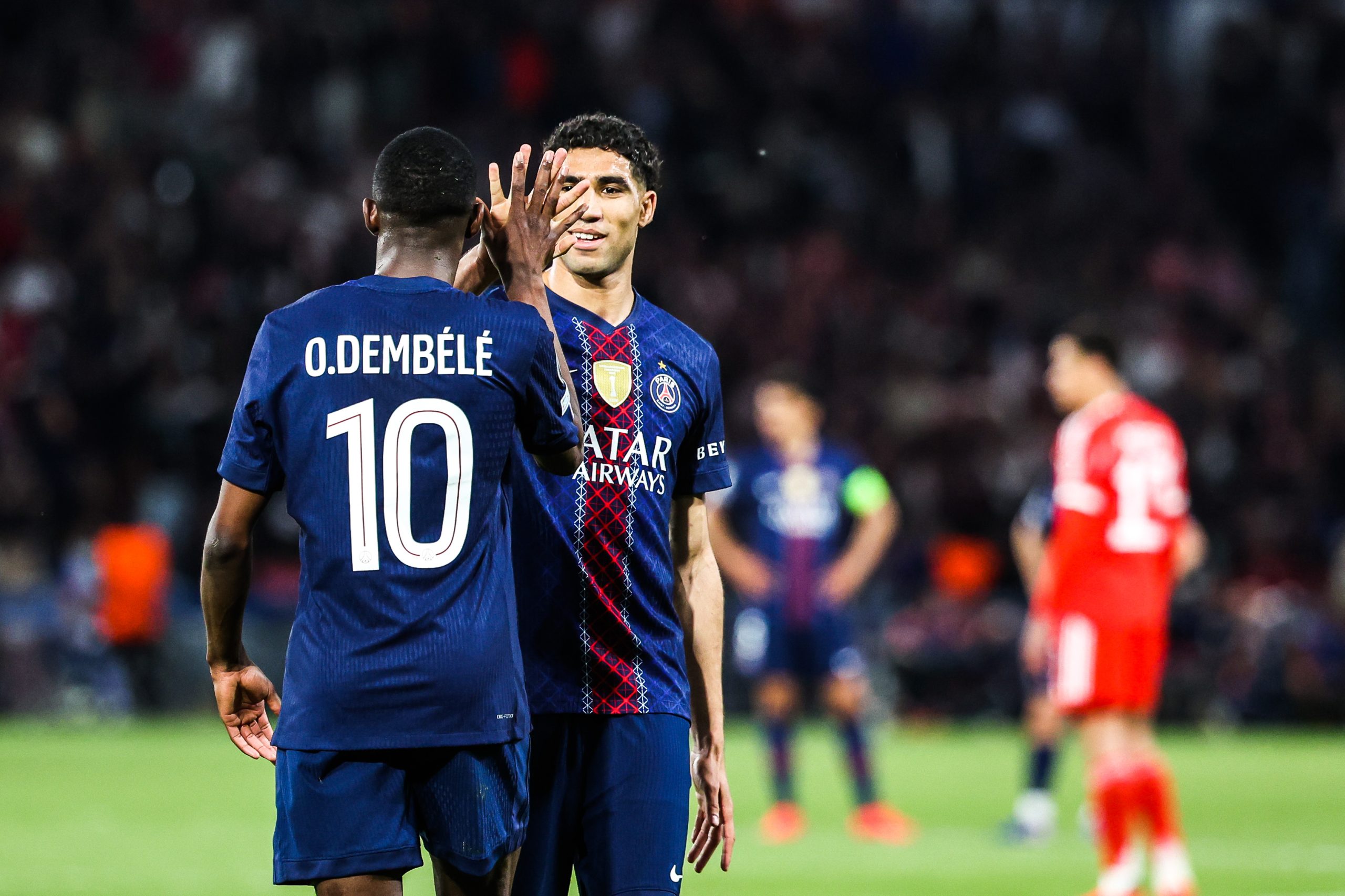 Demb&eacute;l&eacute; et Hakimi pr&eacute;sents &agrave; l'anniversaire du Collectif Ultras Paris !