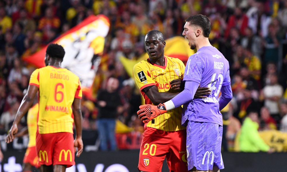 Lens met la pression sur le PSG et envoie Nantes en Ligue 2