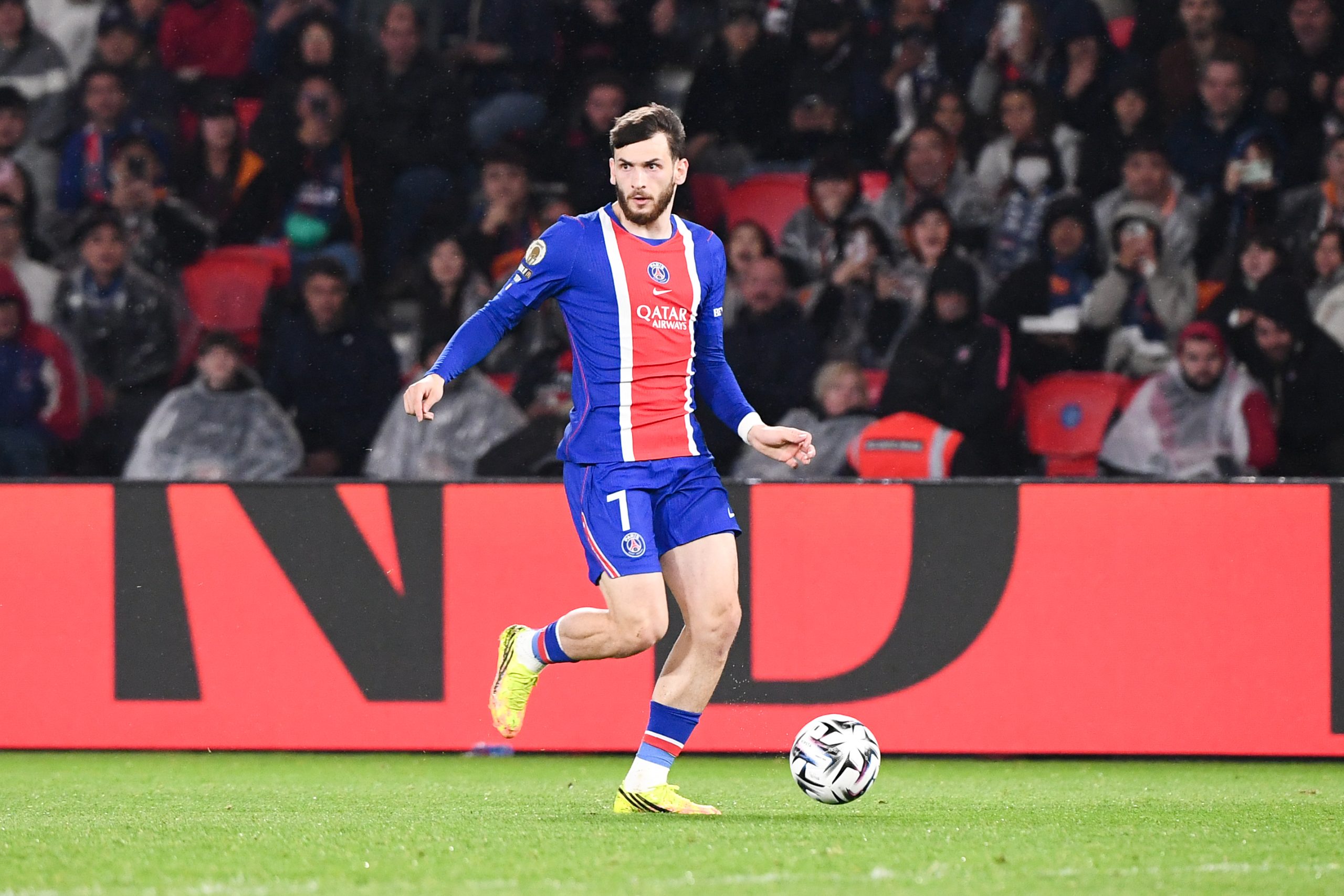 Lens/PSG - L'&eacute;quipe parisienne selon la presse : Kvaratskhelia titulaire, Beraldo en d&eacute;fense