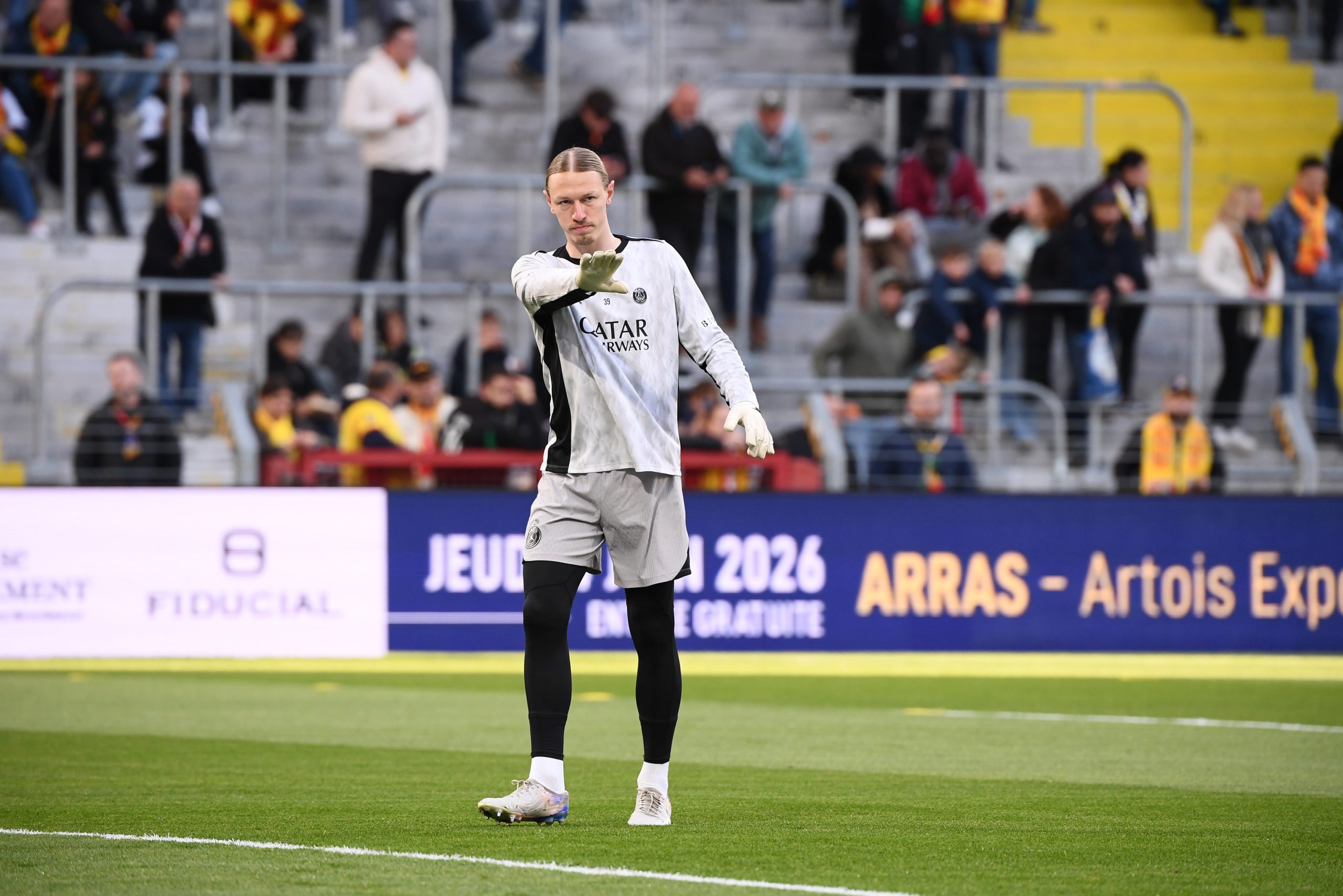 Lens/PSG - Safonov s'exprime sur le titre et les fameux d&eacute;gagements en touche