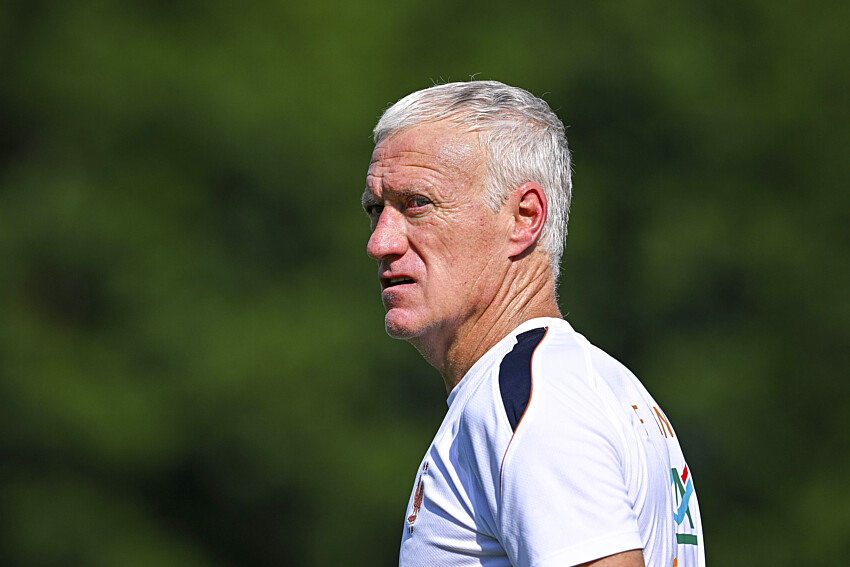 Revue de presse : Deschamps légende des Bleus, choix pour Olise, Dembélé et Doué