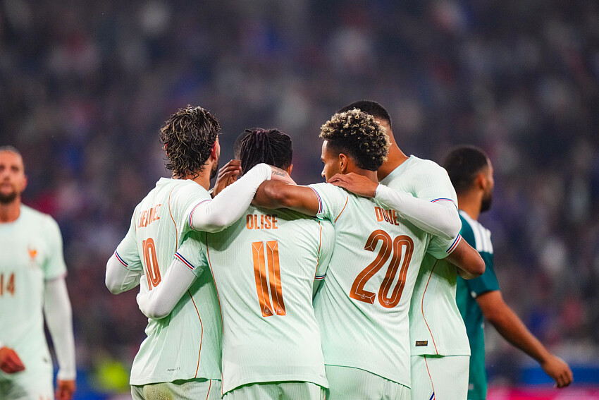 R&eacute;sum&eacute; vid&eacute;o France/Irlande du Nord (3-1), Michael Olise voit triple!
