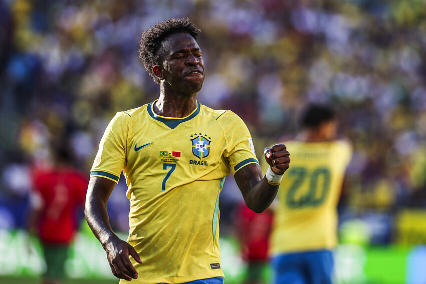 R&eacute;sum&eacute; Ecosse/Br&eacute;sil en vid&eacute;o (0-3), Vinicius en patron corrige l'&Eacute;cosse!