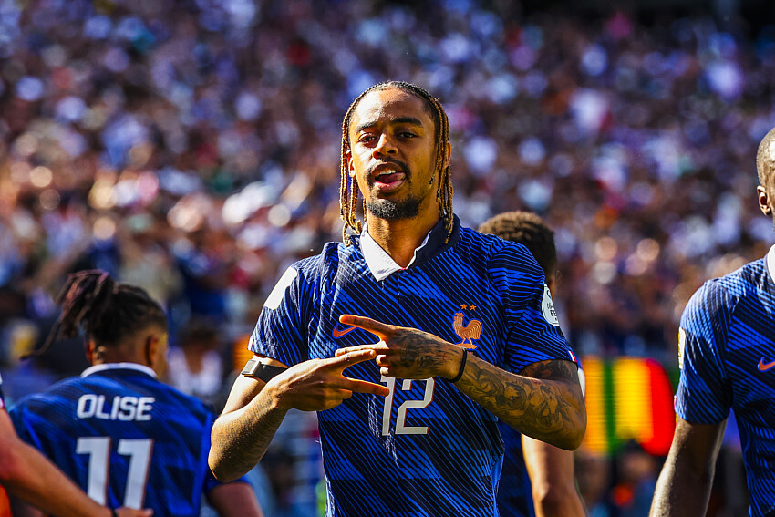France/Sénégal - Les mots forts de Barcola sur son but et Mbappé