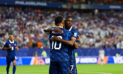 Kylian Mbapp&eacute; et Ousmane Demb&eacute;l&eacute; c&eacute;l&egrave;brent un but France/Irak