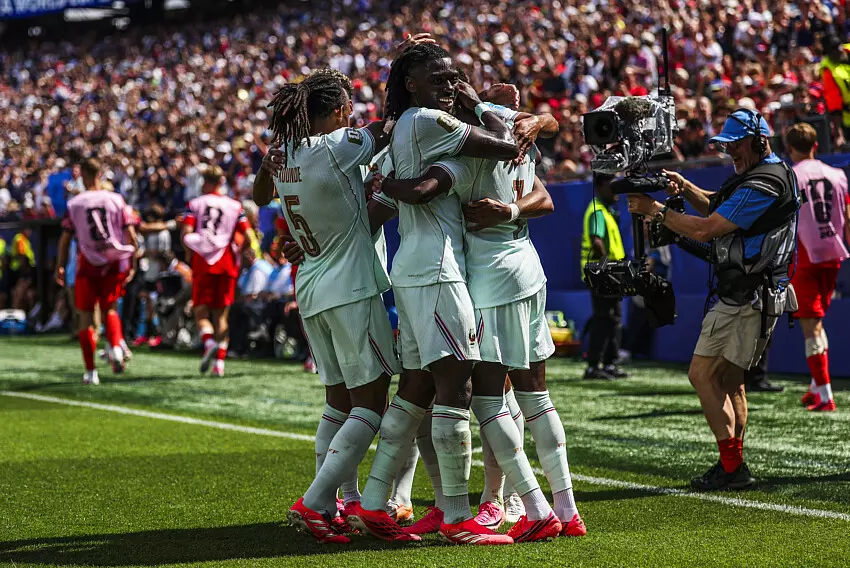 Revue de presse : France/Su&egrave;de, les Bleus attendus et les compositions