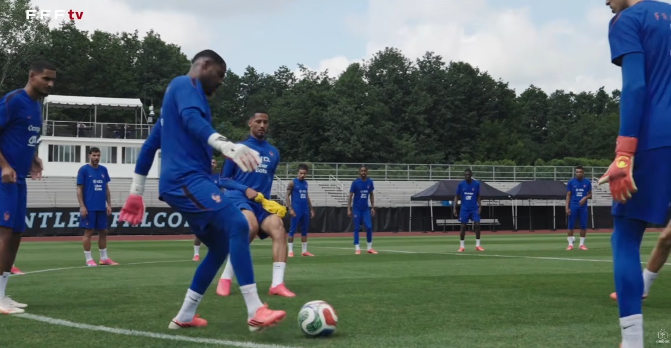 L'immersion aupr&egrave;s des Bleus : Deschamps s'exprime et entra&icirc;nement en vue de France/Su&egrave;de