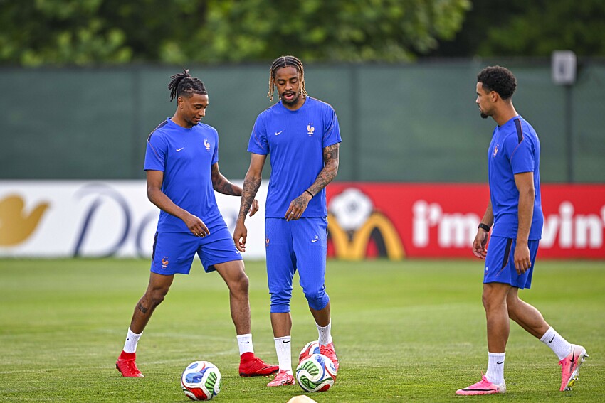 Revue de presse : Paraguay/France, les compositions, Olise et Barcola