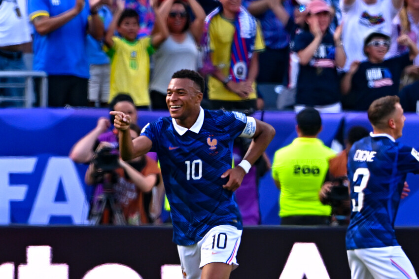 Résumé vidéo France/Suède (3-0), doublé de Mbappé !