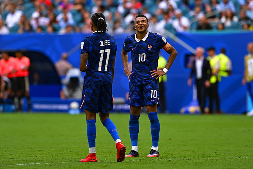 France/Angleterre - Les notes des Bleus dans la presse : d&eacute;fense catastrophique et record pour Mbapp&eacute;