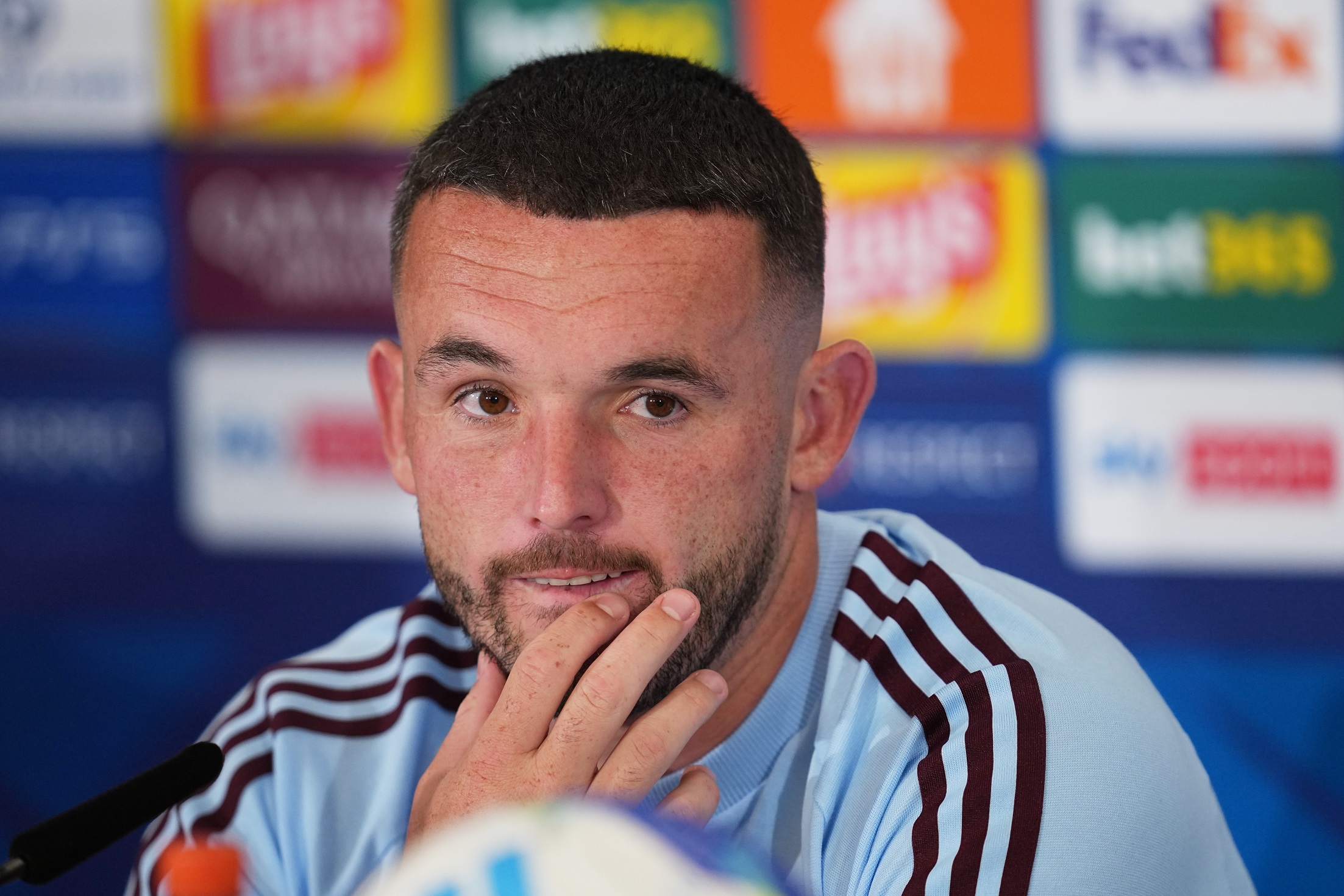 PSG/Aston Villa - McGinn pr&eacute;vient Paris et montre les crocs