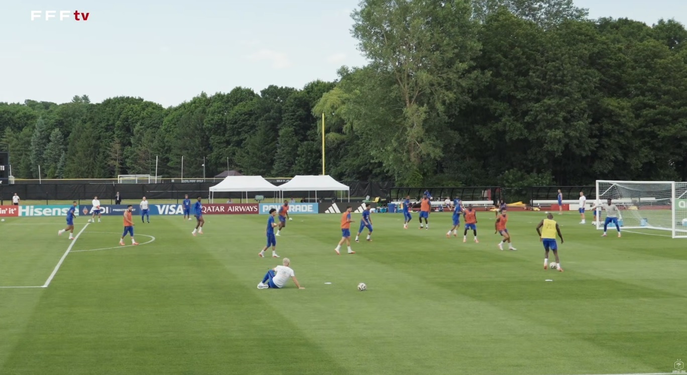 Immersion au sein de l'Equipe de France : l'entra&icirc;nement des Bleus en vid&eacute;o