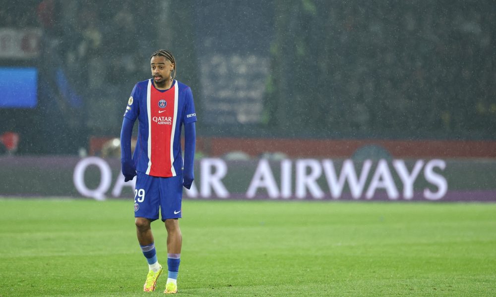 Mercato – Le PSG prêt à mettre Barcola au placard ?