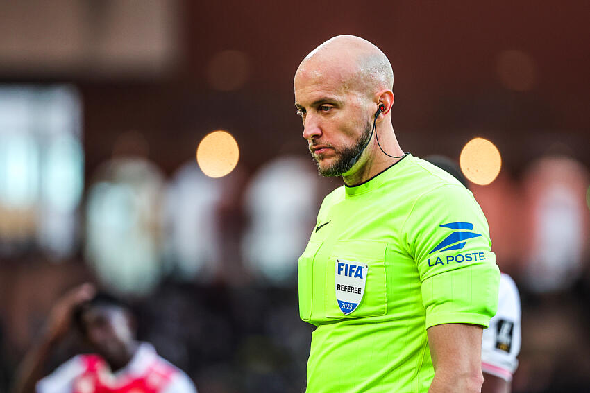 Lille/PSG - L'arbitre du match d&eacute;sign&eacute;, les jaunes sont rares