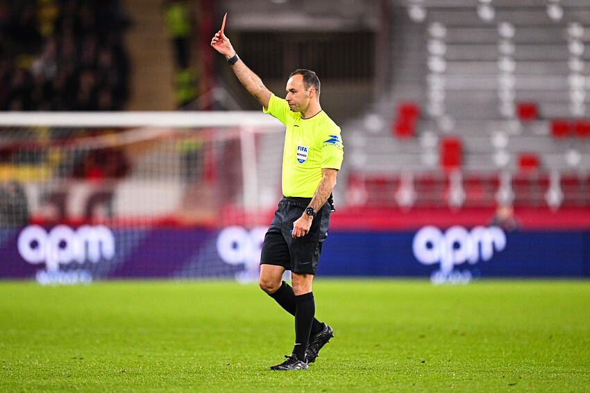 PSG/Monaco - L'arbitre du match d&eacute;sign&eacute;, attention aux rouges