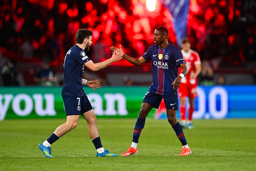 Demb&eacute;l&eacute; donne le Ballon d'Or &agrave; Kvaratskhelia et vise "la vraie victoire"