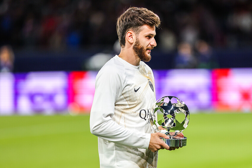 Kvaratskhelia se l&acirc;che sur son arriv&eacute;e au PSG et Luis Enrique