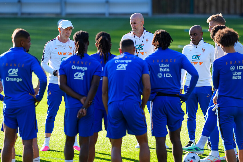 Vid&eacute;o - Le premier jour des Bleus avec Zidane &agrave; Clairefontaine