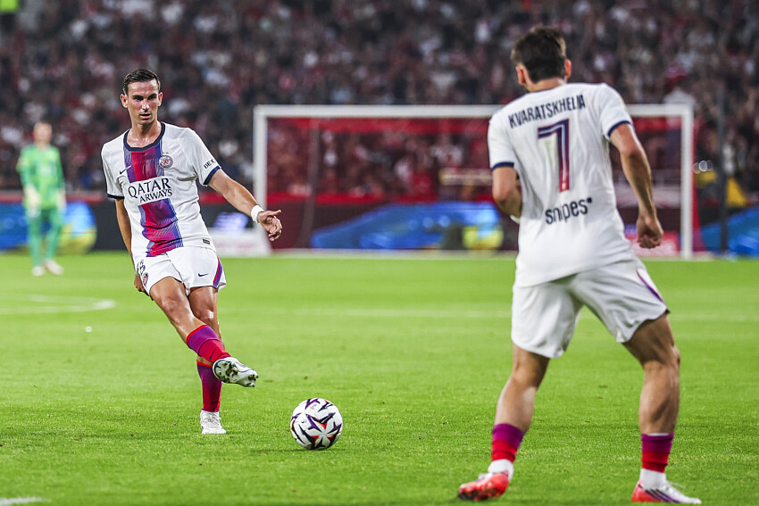 Revue de presse : Ruiz et Kvaratskhelia avec Manchester City/PSG dans le viseur